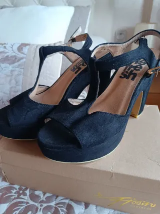 Zapatos de fiesta negros