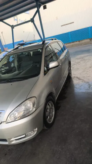 Toyota avensis verso 254.000 kilómetros