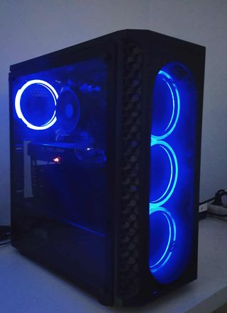 PC de sobremesa con LED azules (RGB)