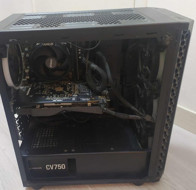 PC de sobremesa con LED azules (RGB)