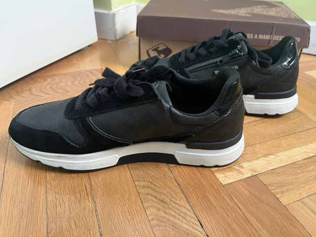 Deportivas KangaROOS Negras