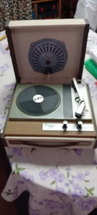 Tocadiscos Koninger Antiguo