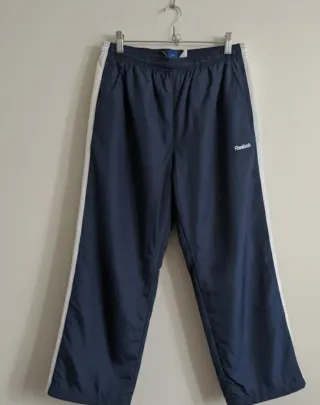 Chaqueta deportiva Reebok blanca y azul