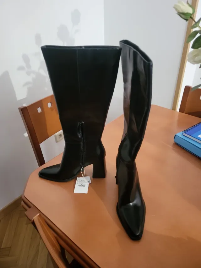 Botas altas negras de tacón