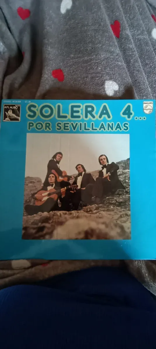 Firmado Pedro Marín y varios Discos
