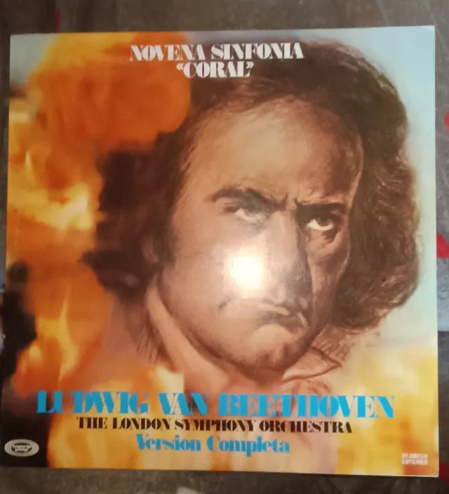 Firmado Pedro Marín y varios Discos