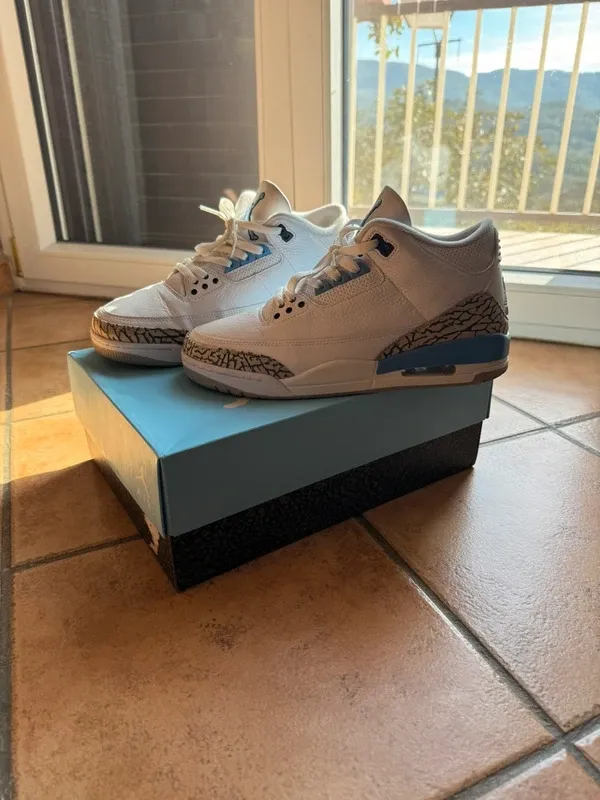 Jordan 3 Retro UNC Taglia 44