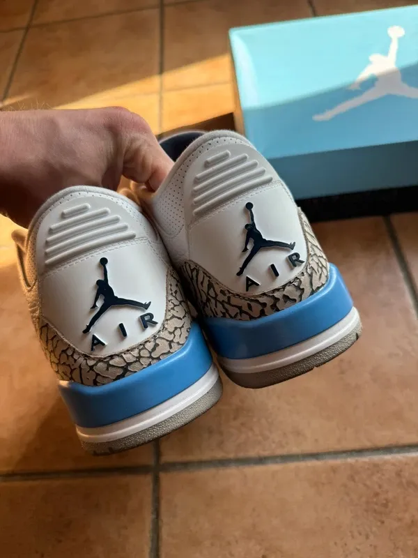 Jordan 3 Retro UNC Taglia 44