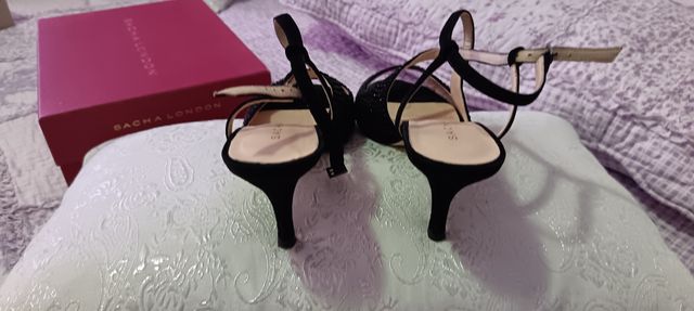 Zapatos de tacón Sacha London negros