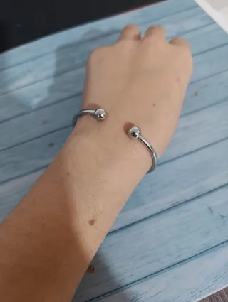 Pulsera plateada de acero con bolas