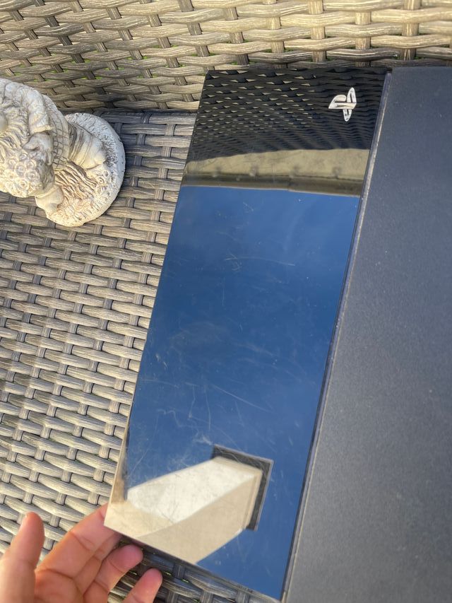 PS4 500GB Gold/Black