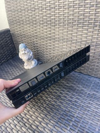 PS4 500GB Gold/Black