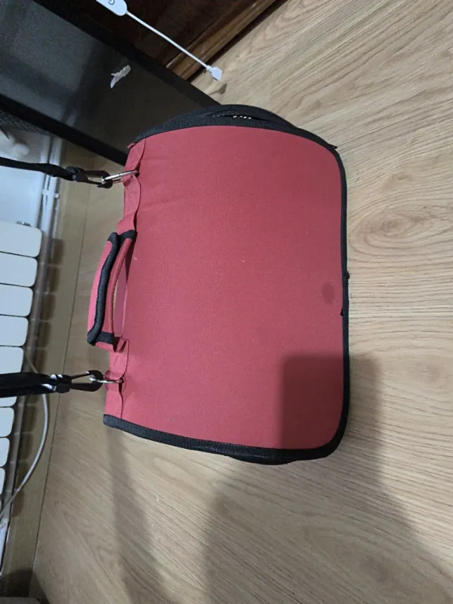 Mochila para gato color rojo