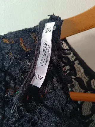 Vestido negro de encaje