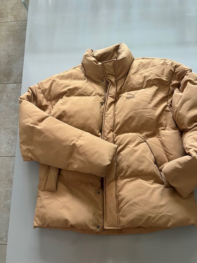 Cazadora acolchada Puma. Color beige. Exclusiva