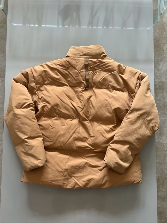 Cazadora acolchada Puma. Color beige. Exclusiva