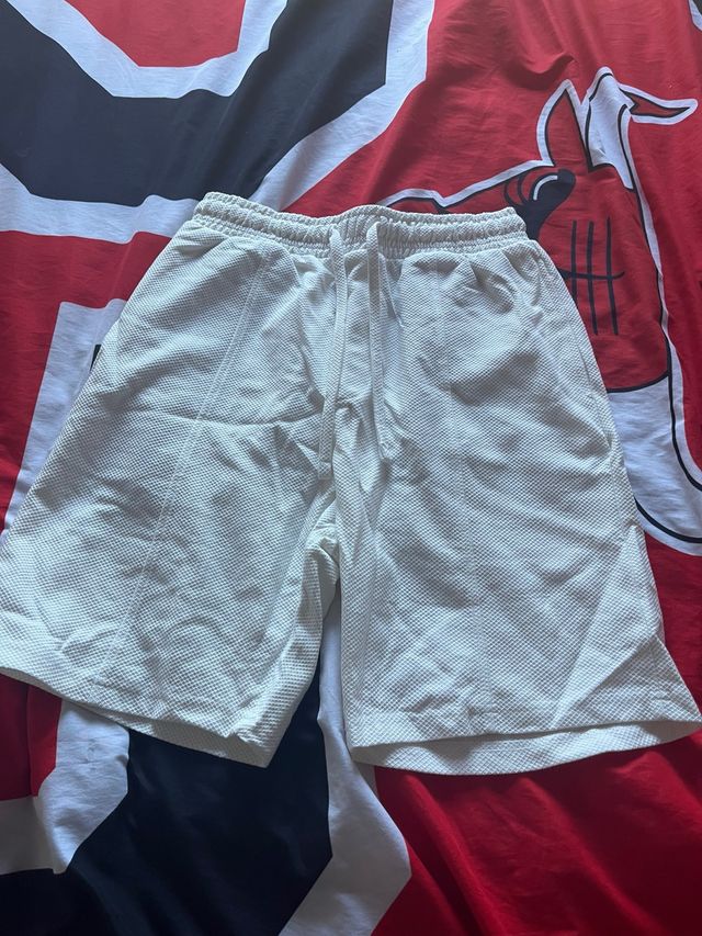 Pantalón corto Bershka blanco