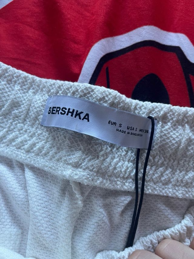 Pantalón corto Bershka blanco