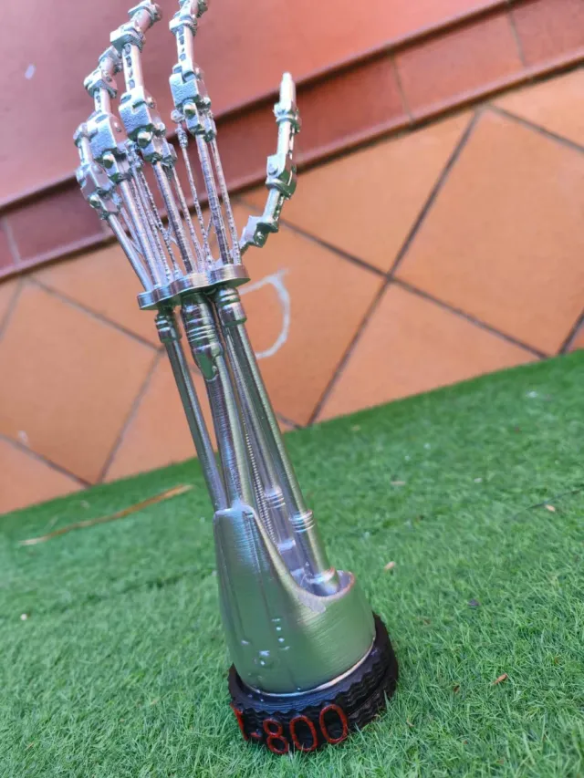 Garra Lobezno y Brazo Terminator impreso 3D 