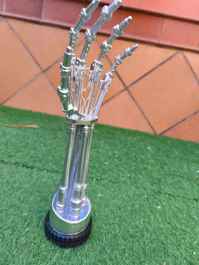Garra Lobezno y Brazo Terminator impreso 3D 