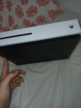 Xbox One Negra y Blanca