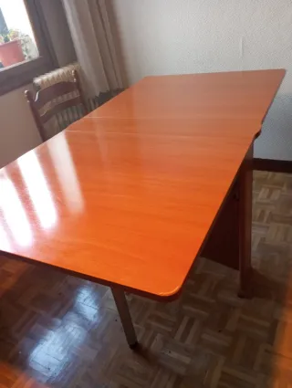 Mesa comedor plegable y 6 sillas