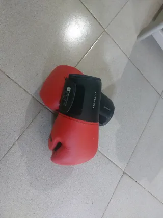 Guantes de boxeo Outshock 8oz rojos