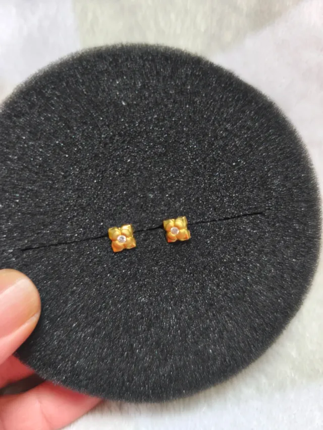 Pendientes oro 18k con circonita