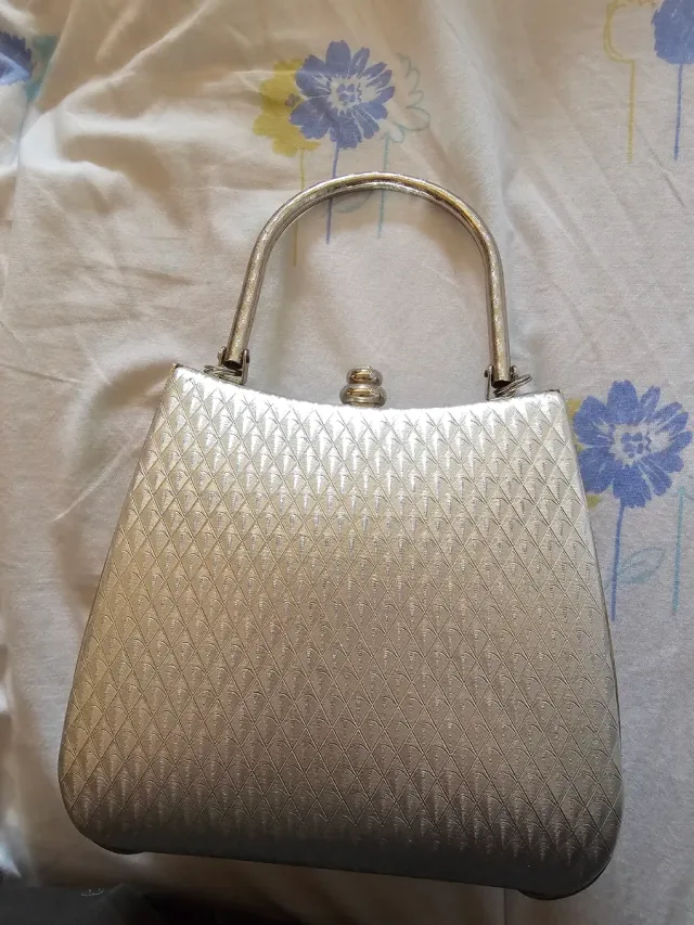 Bolso de mano plateado