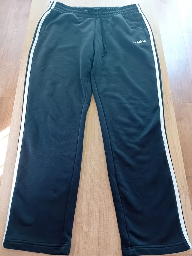 Pantalón Adidas Negro con Rayas Blancas