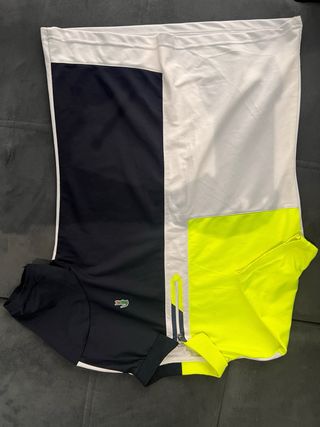 Conjunto Lacoste Polo y Pantalón Negro/Amarillo