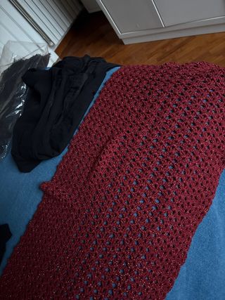 Sciarpa e berretto uncinetto rosso e oro