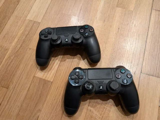 Consola PS4 (PlayStation 4) Negra + 2 Mandos