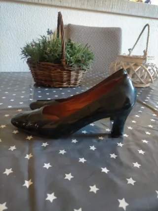 Zapatos charol negros años 50 auténticos