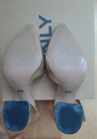 Zapatos de tacón dorados ONLY