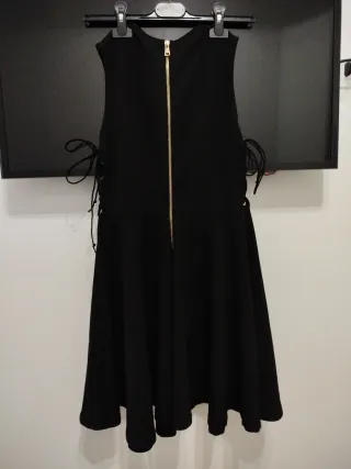 Abitino nero con lacci