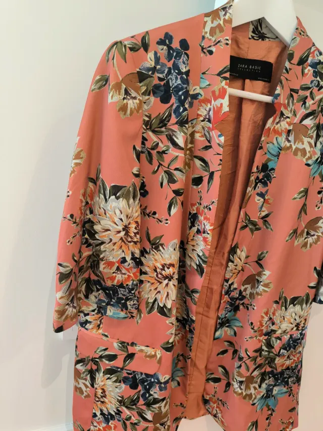 Blazer Zara flores Talla M
