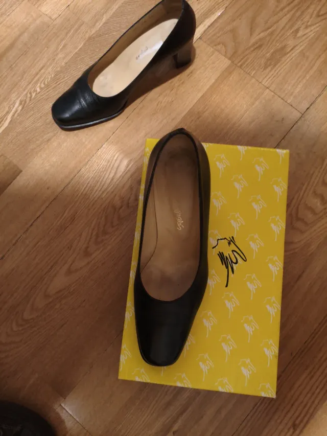 Zapatos de tacón negros para mujer