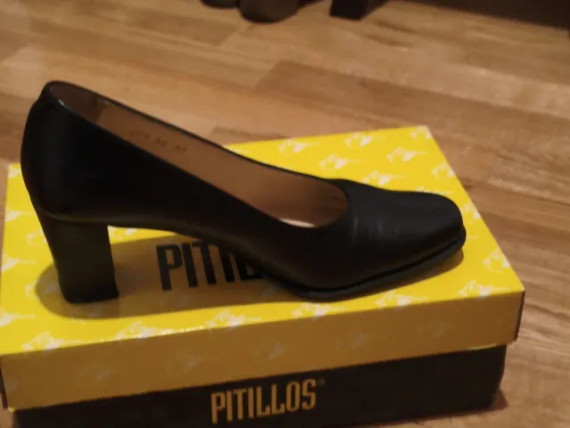 Zapatos de tacón negros para mujer