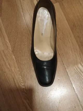 Zapatos de tacón negros para mujer