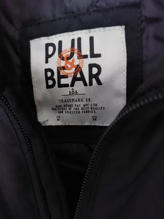Parka acolchada Pull&Bear negra