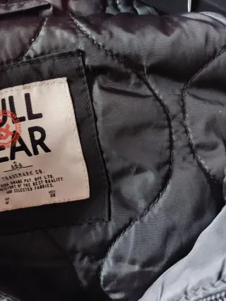 Parka acolchada Pull&Bear negra