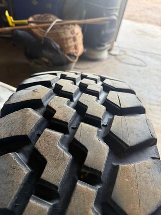 Rueda BFGoodrich 37”-12.50-16,5 SOLO NEUMATICOS