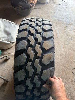 Rueda BFGoodrich 37”-12.50-16,5 SOLO NEUMATICOS