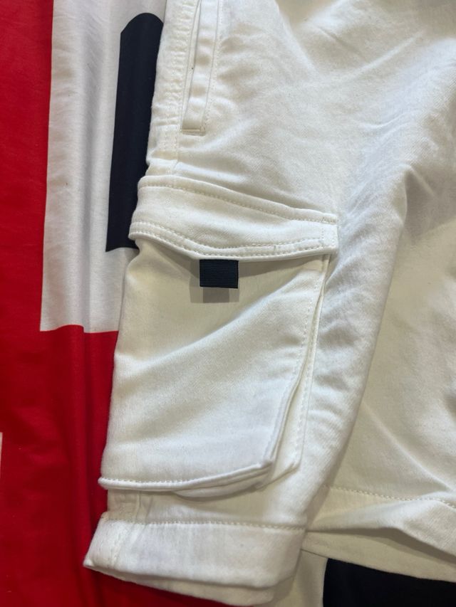 Bershka Pantalones Cargo Cortos Blancos