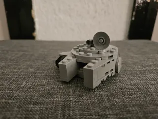 Lego Halcón Milenario Toys "R" Us.