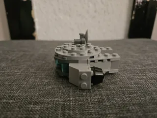 Lego Halcón Milenario Toys "R" Us.