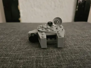 Lego Halcón Milenario Toys "R" Us.