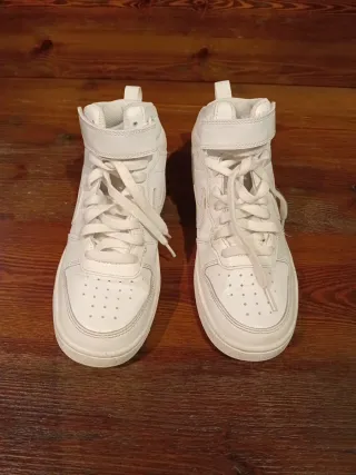 Zapatillas altas basket niño blancas