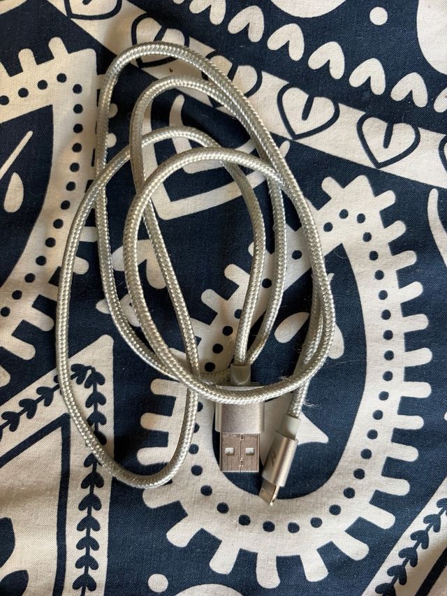 Adaptador y Cables Lightning